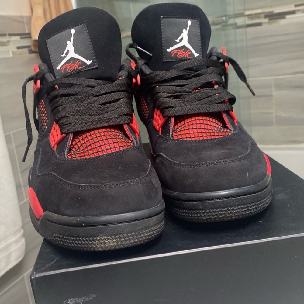 Red thunders